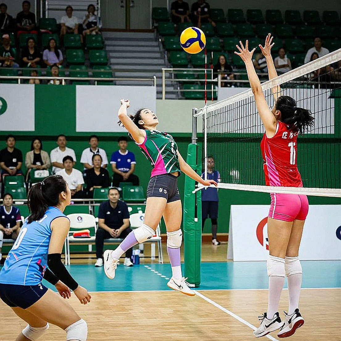 F2 Ra Mắt Xe Đua Mới Cho Mùa Giải 2027: Cánh Cánh Đổi Mới Và Bộ Khởi Động Trên Bảng Lái Thay Đổi Cuộc Chơi F2 Ra Mắt Xe Đua Mới Cho Mùa Giải 2027: Cánh Cánh Đổi Mới Và Bộ Khởi Động Trên Bảng Lái Thay Đổi Cuộc Chơi
