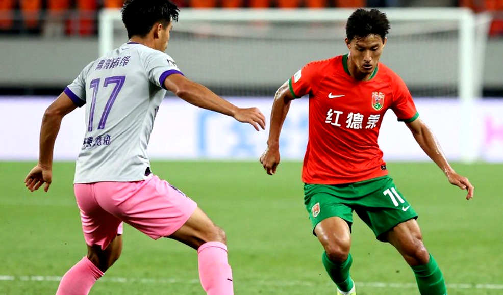 Chinese Football: The Death of the Golden Era and The Investor's Awakening Chinese Football: The Death of the Golden Era and The Investor's Awakening