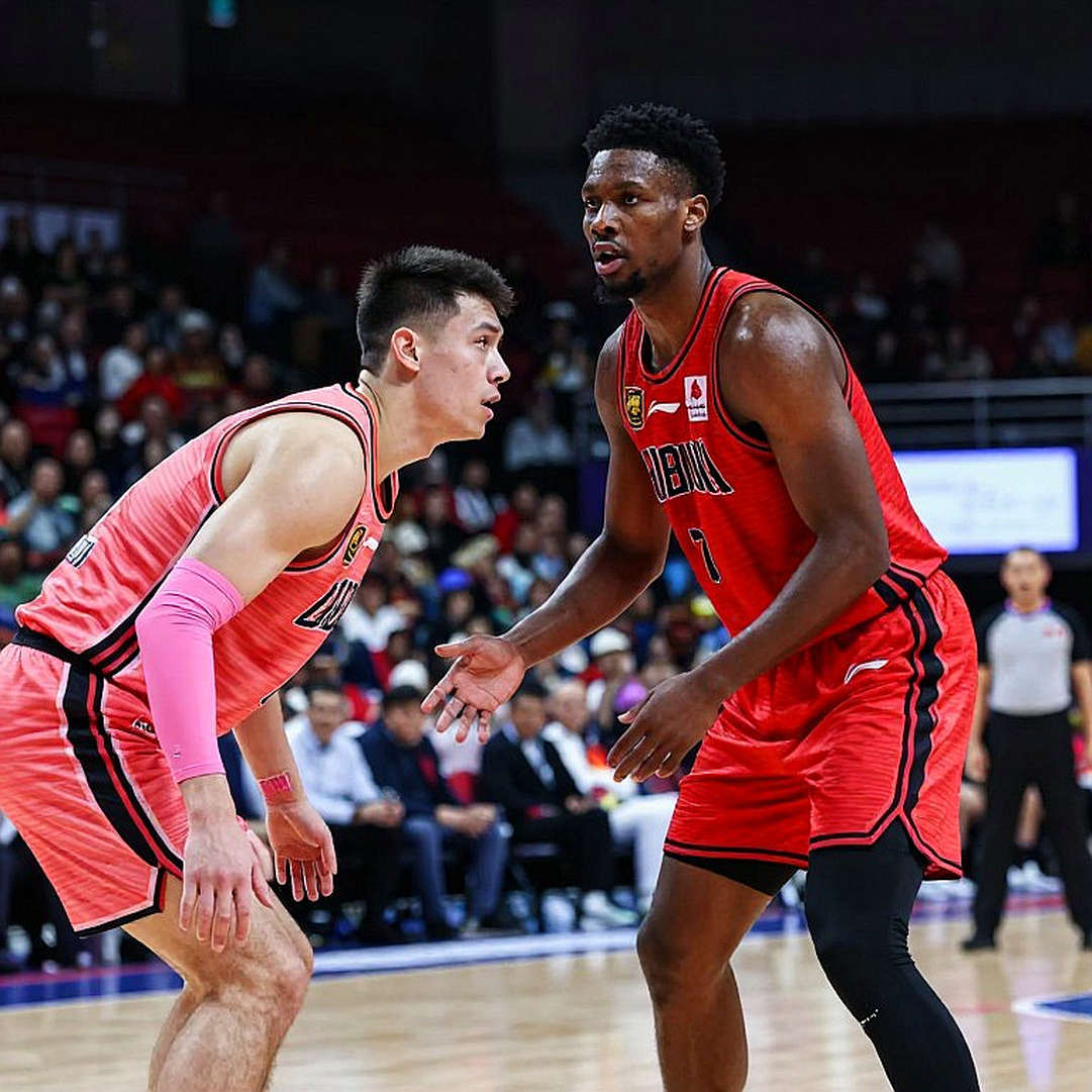 Thang máy, cảnh cáo và khoảng trống quản trị của FIBA Europe Cup