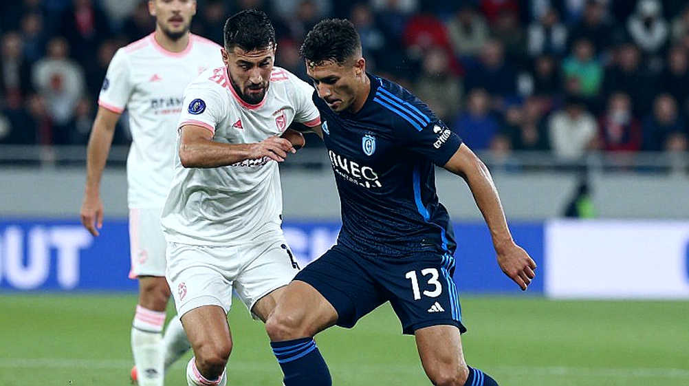 Chivas 0-2 Querétaro: Lỗi cá nhân, bóng ma 2026 và giới hạn của một huyền thoại sân nhà