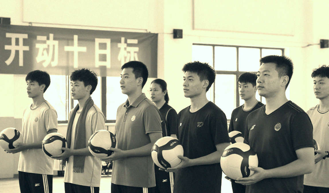 Bàn thắng không cứu được ai: Khi chủ tịch liên đoàn bước vào phòng thay đồ